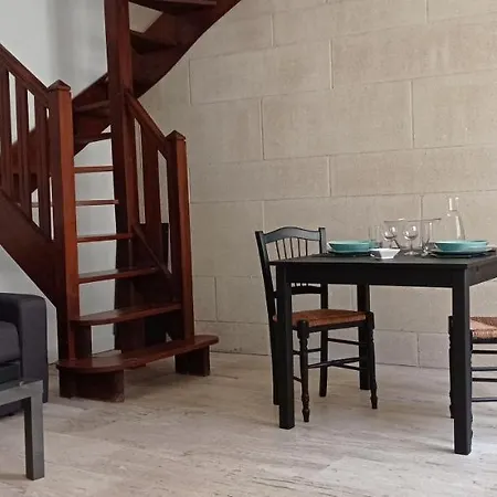 Chez Julie, Triplex Centre Historique 아파트