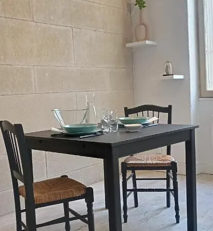 아파트 Chez Julie, Triplex Centre Historique