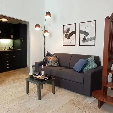 Chez Julie, Triplex Centre Historique 아파트 베지에